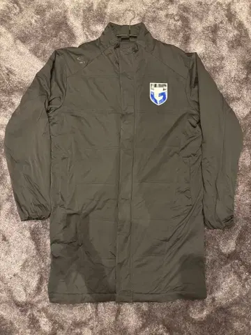 엄브로 감바 오사카 벤치 코트