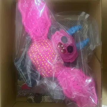 데하라 유키노리 UMA 모스맨 핑크