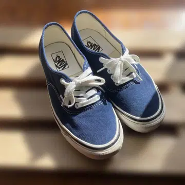 VANS 애너하임 오센틱 네이비