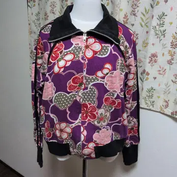 Gouk의 보라색 꽃무늬 집업 자켓