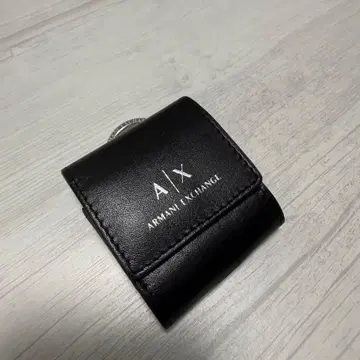 Armani Exchange AirPods 케이스