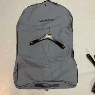톰 포드 가먼트 백 그레이 남성용 자켓용 행거 42
