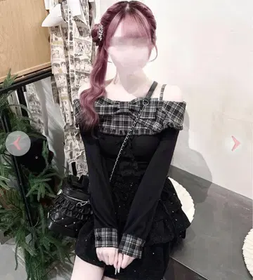 HONEY MEW 체크 빅 리본 오프숄더 상의 블랙