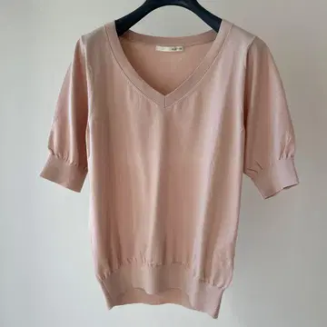 퀄리티 핑크 V넥 반팔 니트