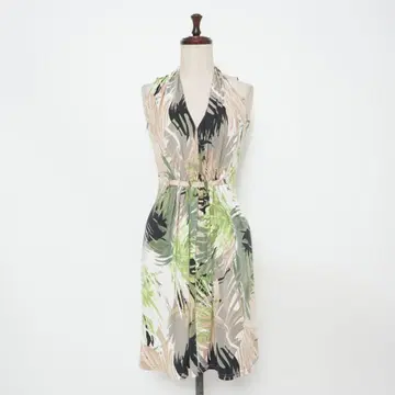 새상품급 에제리 프론트 개더 V넥 스트레치 원피스 그린 F*HD1127