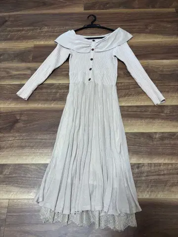 LAISSE PASSE 시어 니트 오프숄더 원피스 레쎄빠쎄