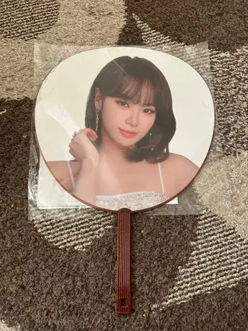 LE SSERAFIM 김채원 부채