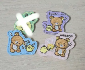 해외 팝업 한정 리락쿠마 자수 브로치 컬렉션