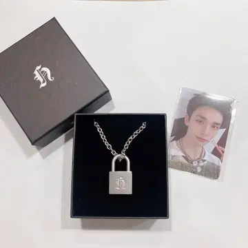 새상품 현진 목걸이 멘프로 스키즈 굿즈 straykids