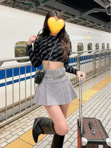 다리치 오블리크 숏컷 상의