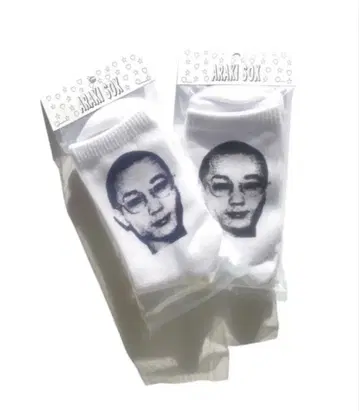 ARAKI 얼굴 프린트 25SS 삭스 블랙