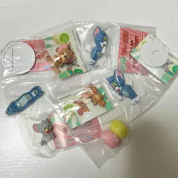 책상 위의 TOM&JERRY 톰과 제리 피규어