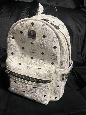 MCM 화이트 로고 백팩 S 사이즈