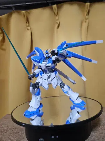 먹선 작업 완료 건담 프라모델 완성품 HGUC 하이뉴 건담