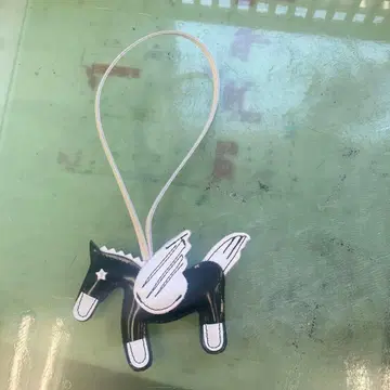 핸드메이드 소가죽 검은 말 날개 달린 페가수스 참