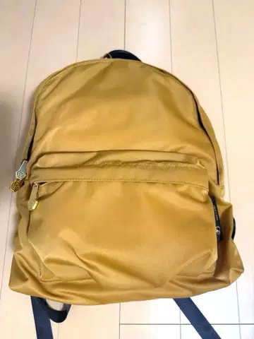 새상품 비올라 돌로 백팩 머스타드