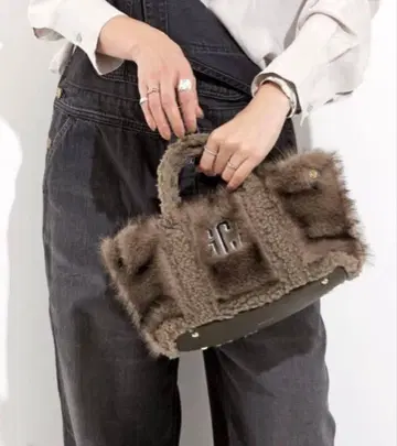 완판 미사용품 GOOD GRIEF!/굿그리프 퍼백