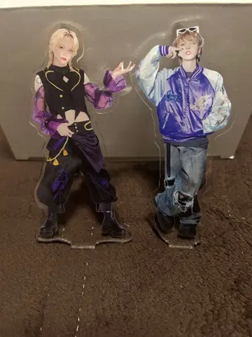 꿈 먹는 neon 사쿠 아크릴 스탠드