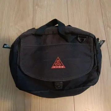 NIKE ACG 바디백