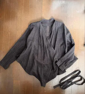 스트라이프 패턴 노카라 자켓 디자인 자켓