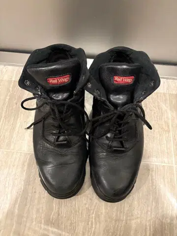 Red Wings 블랙 워크 부츠 미드컷