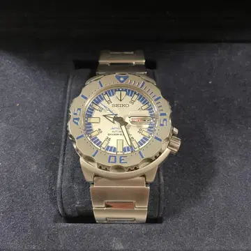 세이코 한정판 다이버 스노우몬스터