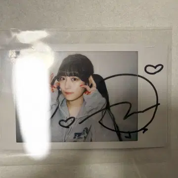 츠키아시 아마네 후드티 사인 폴라로이드