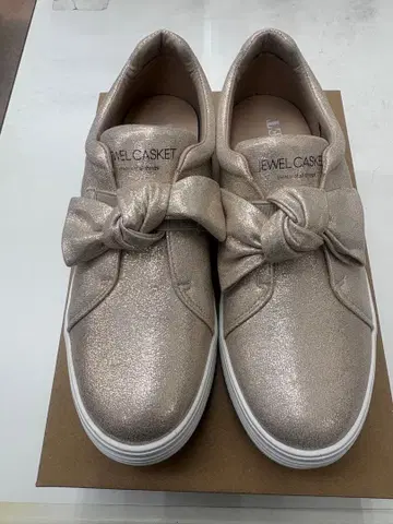 미사용 새상품 주얼 헌팅 캡 리본 슬립온 샴페인 골드 23cm