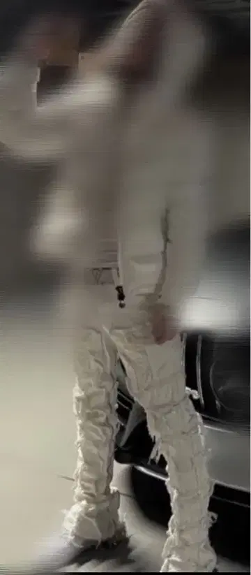 화이트 데미지 스키니 데님 턱 가공 프린지 플레어 데님 drip