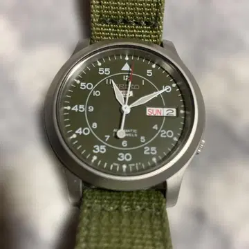 SEIKO5 세이코5 자동 와인딩 밀리터리 카키 뒷면 투명 손목시계