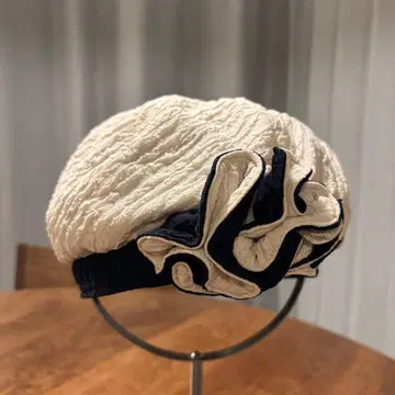 베레모 daep shiho kunihiro 다피 새상품급 꽃 화이트