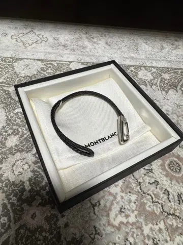 MONTBLANC 가죽 팔찌 블랙 실버