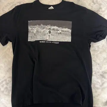 ROBIN HOOD STREET 사진 프린트 T셔츠