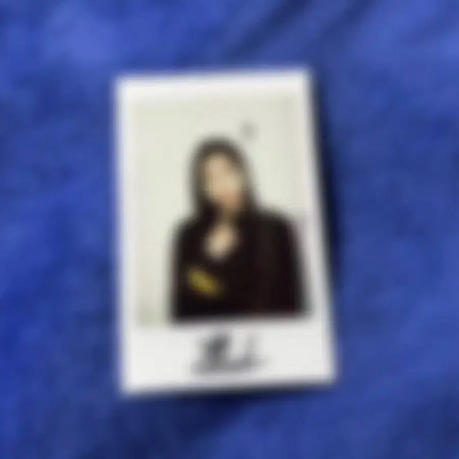 Purple Kiss Yuki sign polaroid wts purplekiss | Bunjang Global
