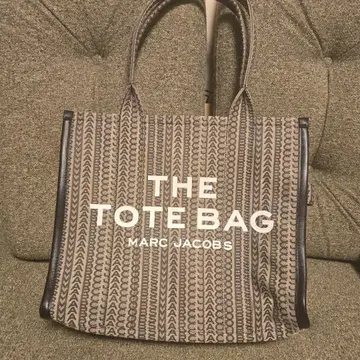MARC JACOBS 더 토트 백 베이지/블랙