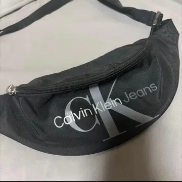 캘빈클라인 바디백 블랙