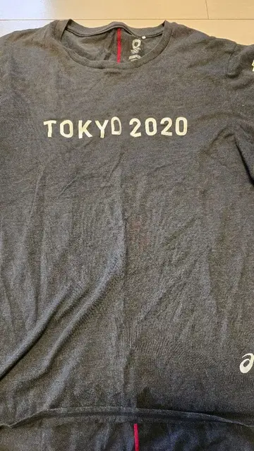 [ 가격 인하 가능 ] ASICS TOKYO 2020 티셔츠 다크 그레이