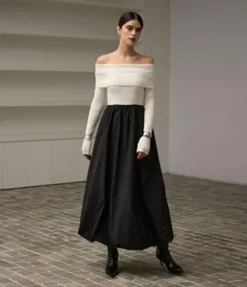 MIELI INVARIANT 니트 원피스 오프숄