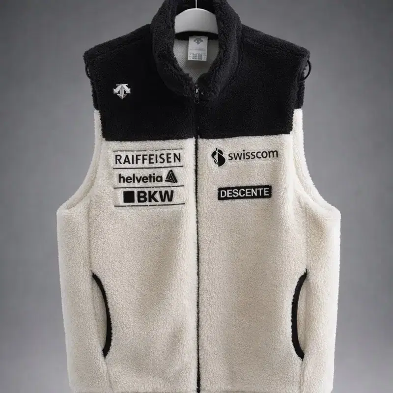 Bonnae Patch Track Jacket on Bunjang Global Site.