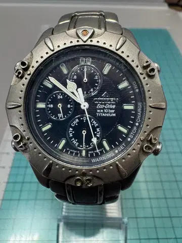 시티즌 에코 드라이브 티타늄 QZ 0855-H 10350TA 크로노그래프