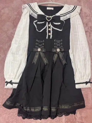 LIZLISA 리즈리사 메시지 체크 세일러 원피스 블랙