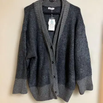 새상품 5G 튜닉 CDOPQUAL LEPSIM