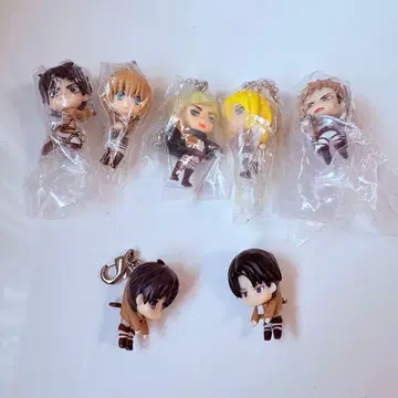 진격의 거인 가챠 키링 피규어 스윙 병장