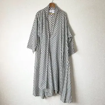 Veritecoeur 도트 카슈쿨 원피스 코트 화이트