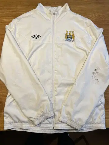 [ 가격 인하 가능! ] umbro 맨체스터 시티 나일론 자켓