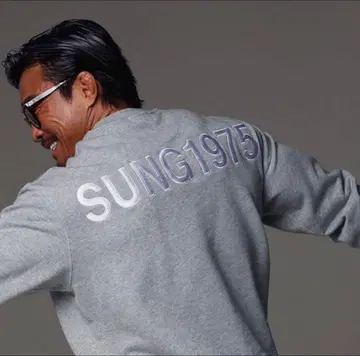 SUNG1975 실키 빅 로고 맨투맨 L 추성훈 아사쿠라 미쿠루