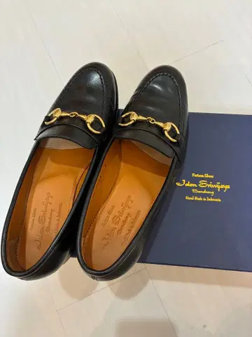 [ 한 번만 사용 ] 잘란 스리와야 98989 로퍼 22cm