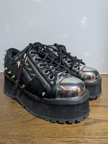 데모니아 통굽 스니커즈