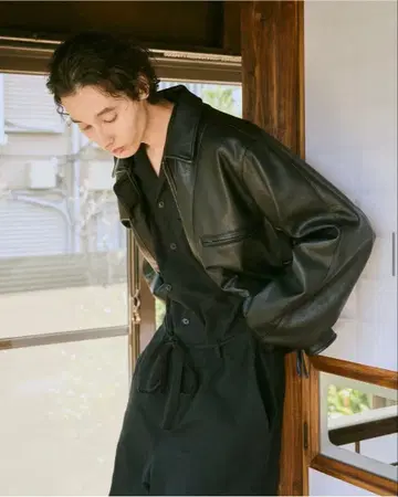 캠퍼 우드 점프수트 블랙