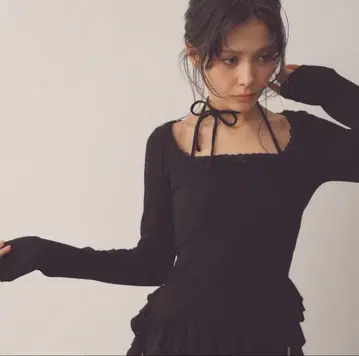 PELLICULE 펠리큐어 layered frill tops 블랙